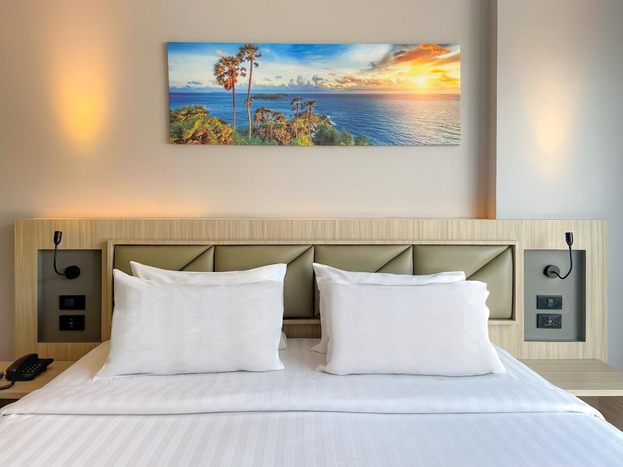 Clarian Hotel Beach Patong 外观 照片