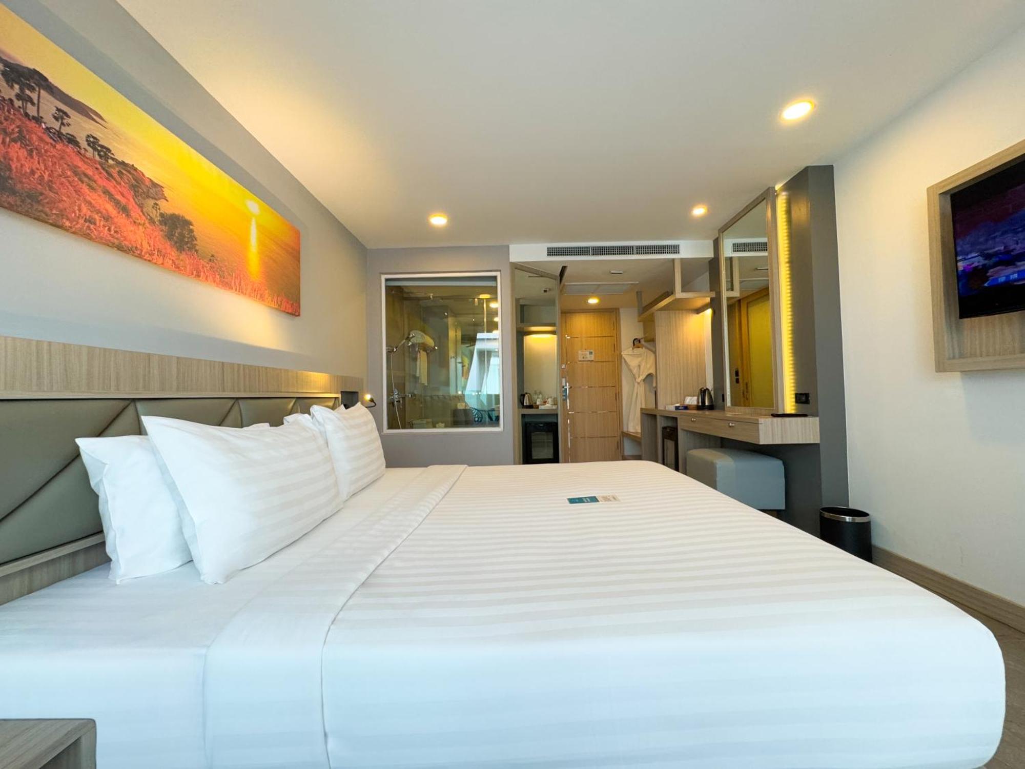 Clarian Hotel Beach Patong 外观 照片