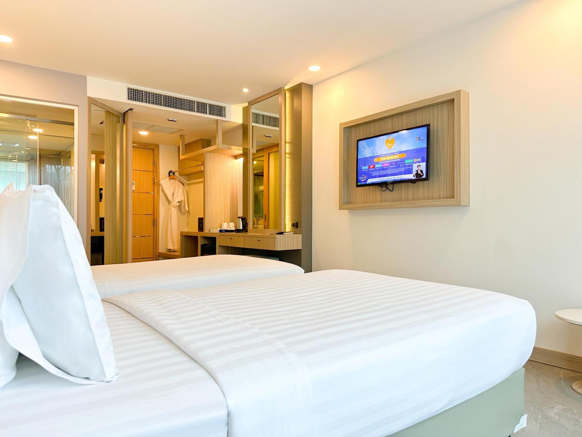 Clarian Hotel Beach Patong 外观 照片