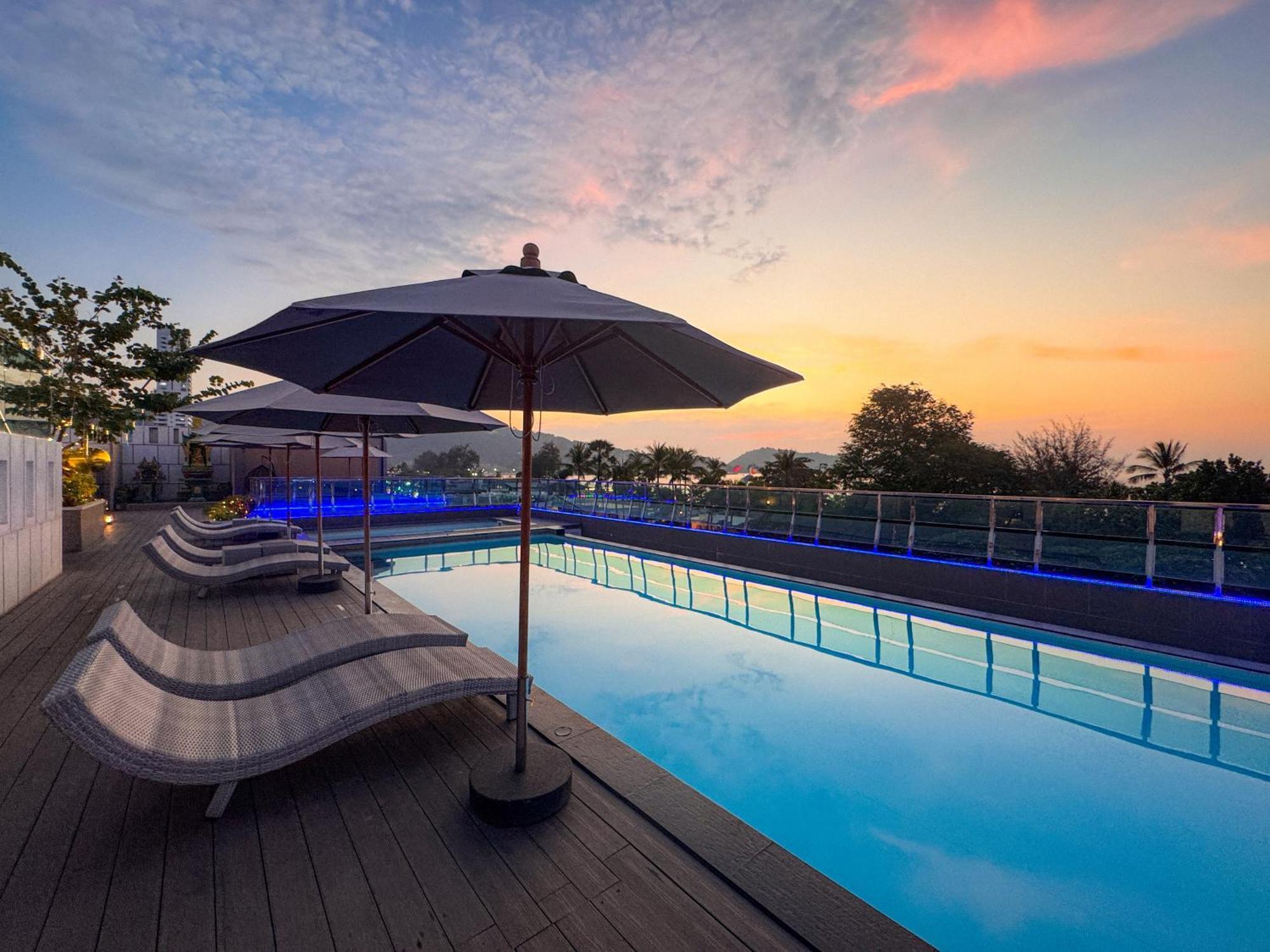 Clarian Hotel Beach Patong 外观 照片